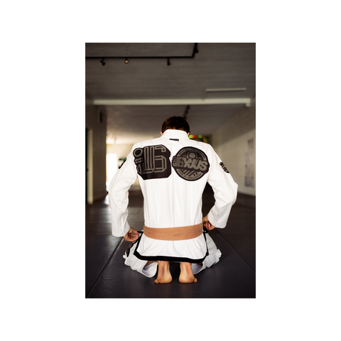 DOGI 034/ Monotones 450G Youth (Newspaper)