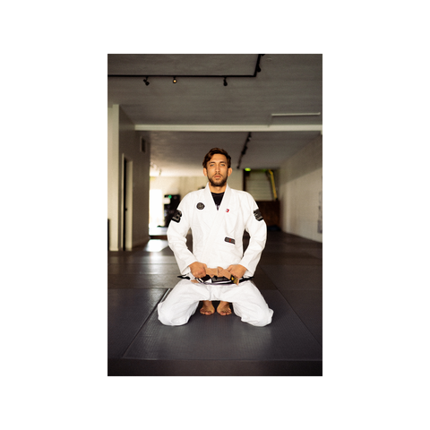 DOGI 034/ Monotones 450G Youth (Newspaper)