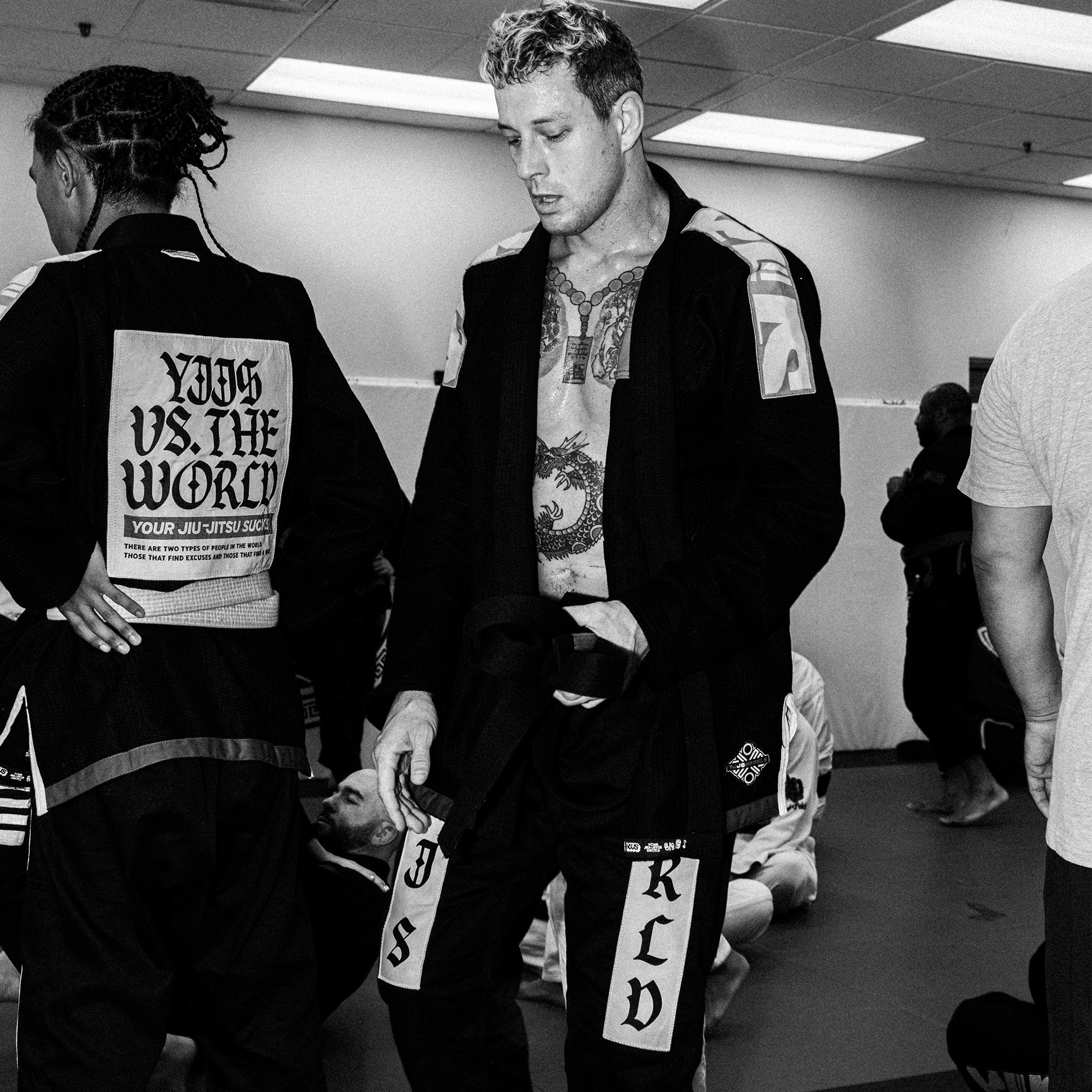 DOGI 052/ Y.V.T.W 450G (White)