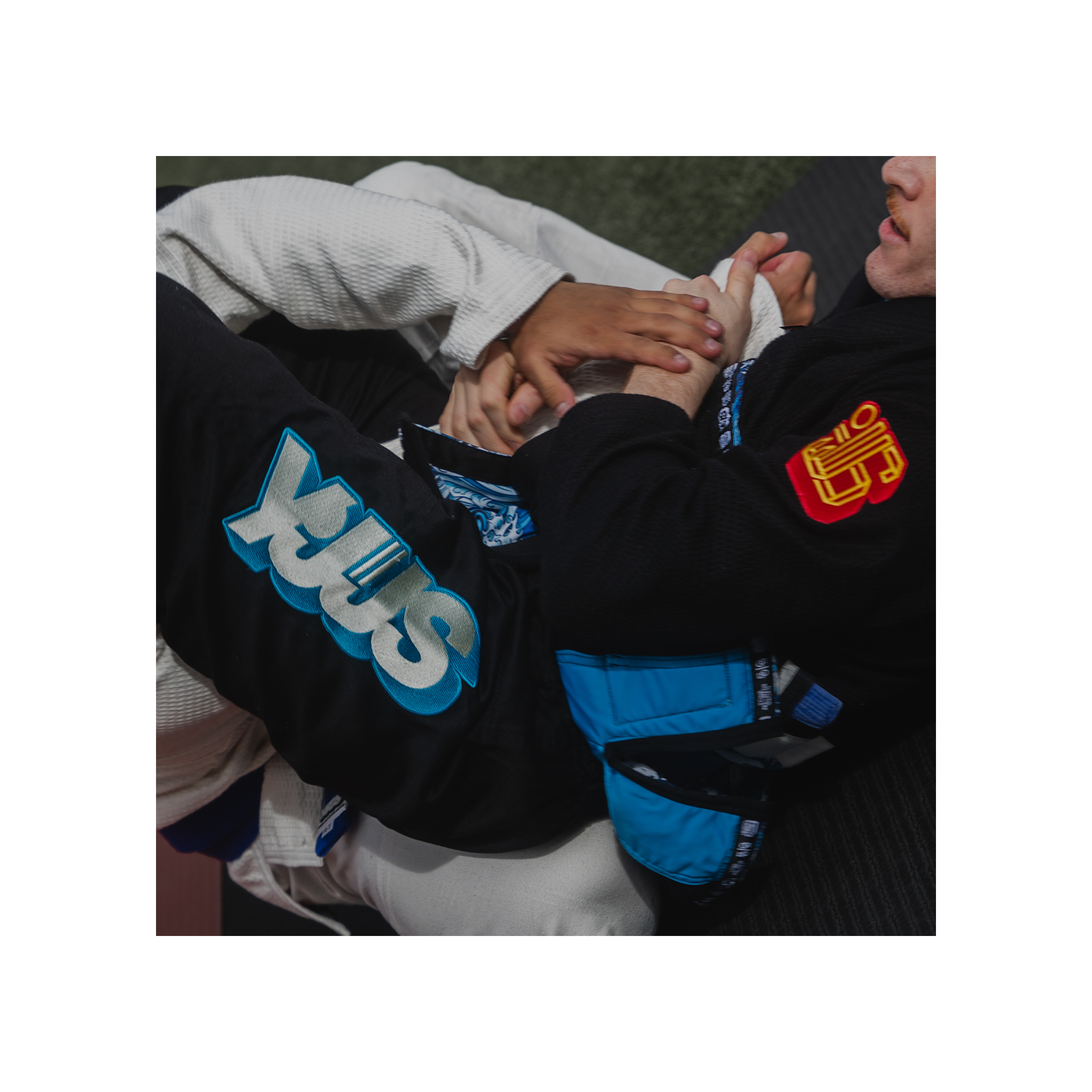 DOGI 038/ Waves + Weaves 450G (Black)