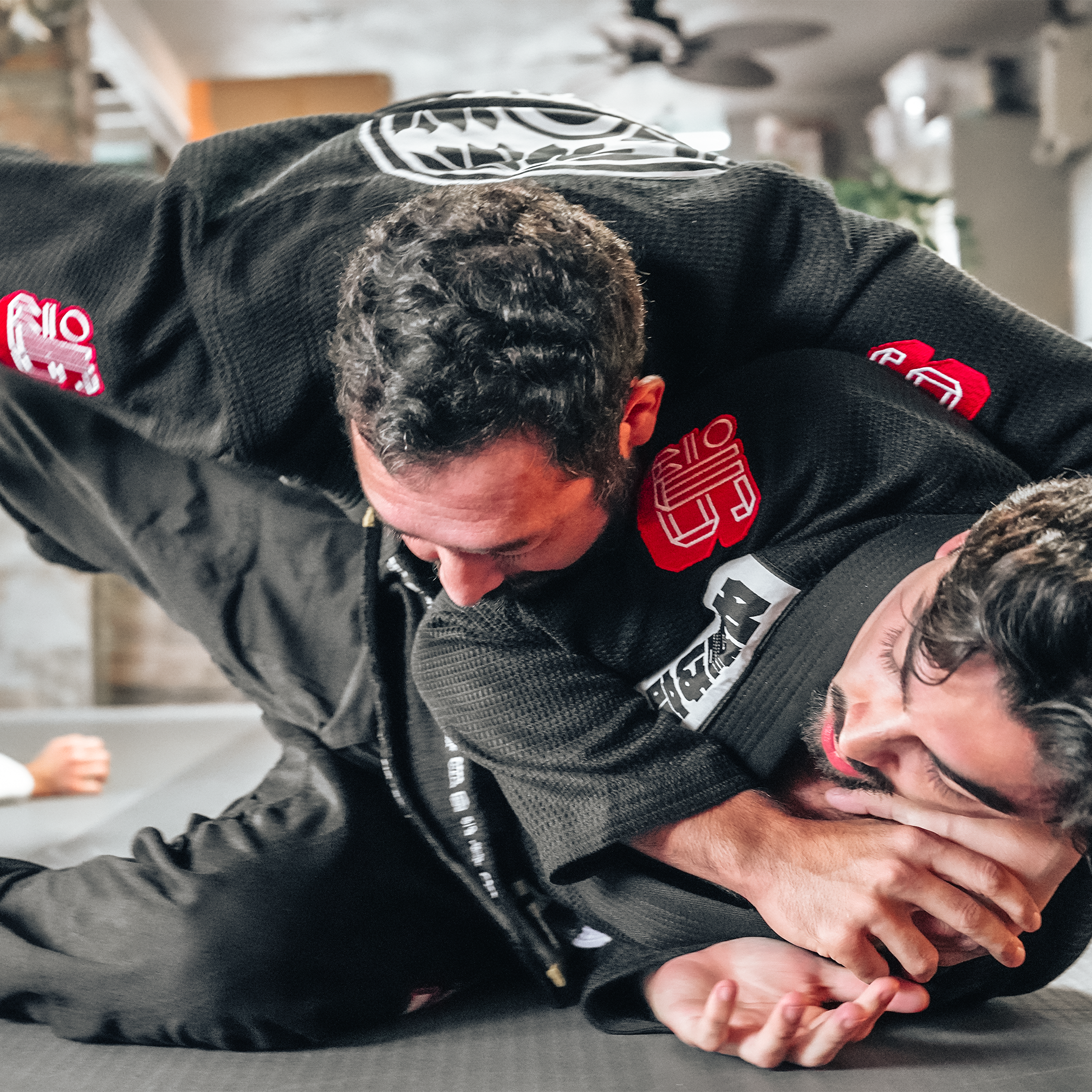 DOGI 054/ Kamon 450G (Black)