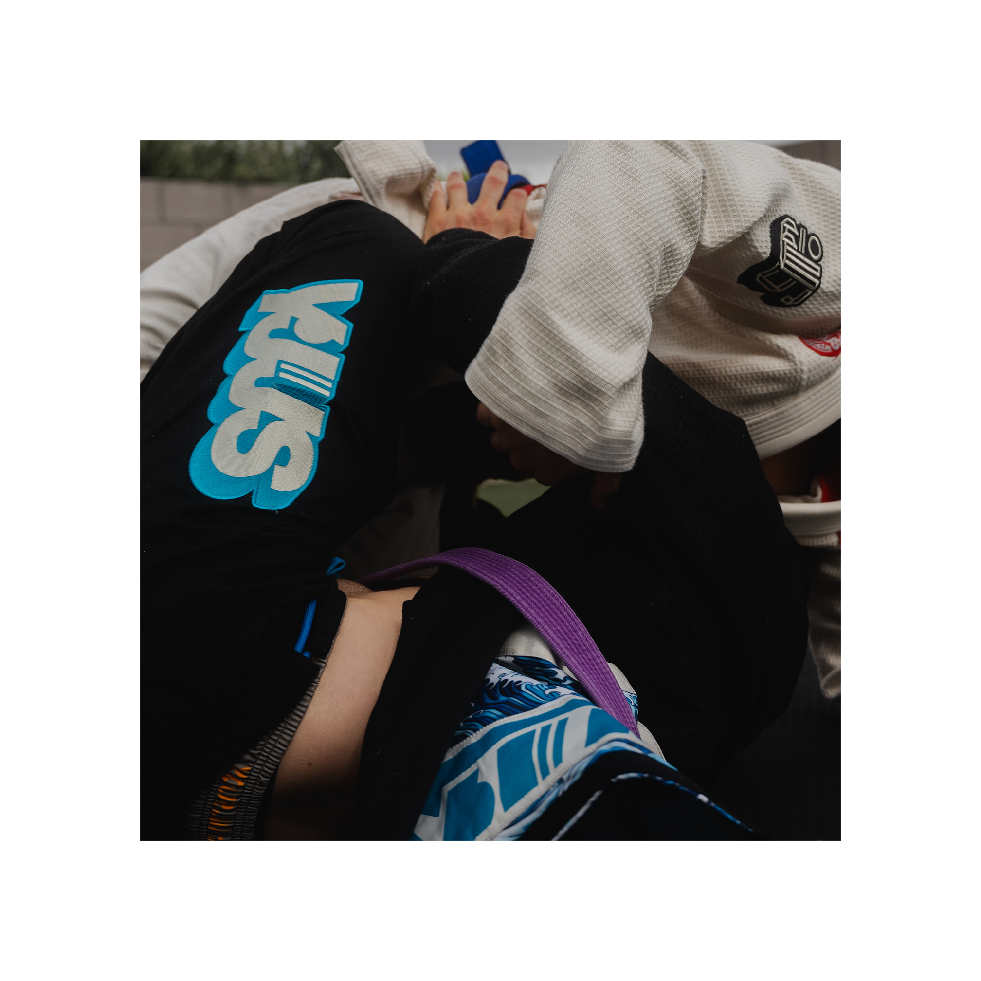 DOGI 038/ Waves + Weaves 450G (Black)