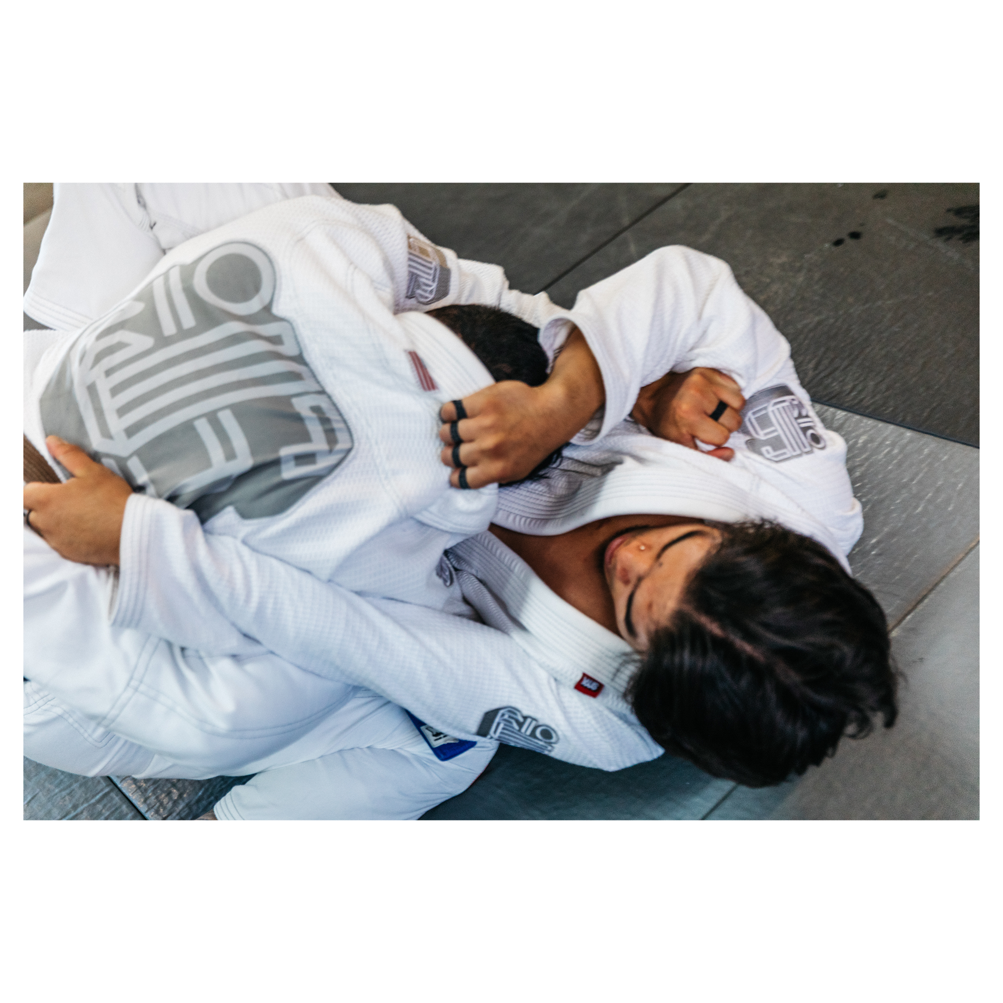 DOGI 045/ PRATA 450G (White)