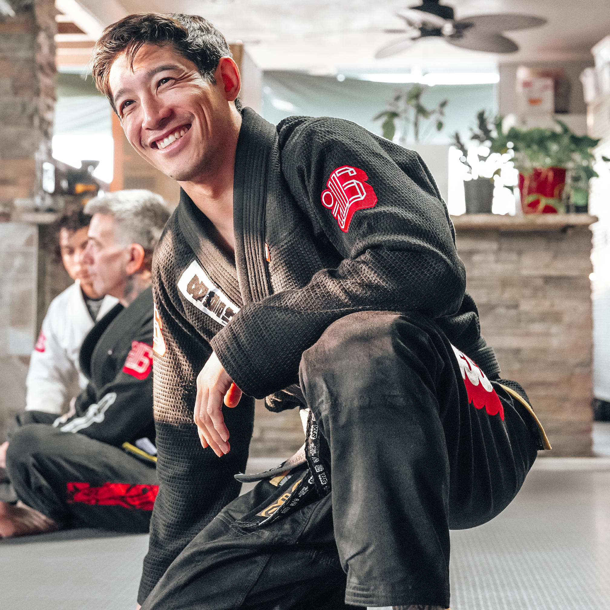 DOGI 054/ Kamon 450G (Black)