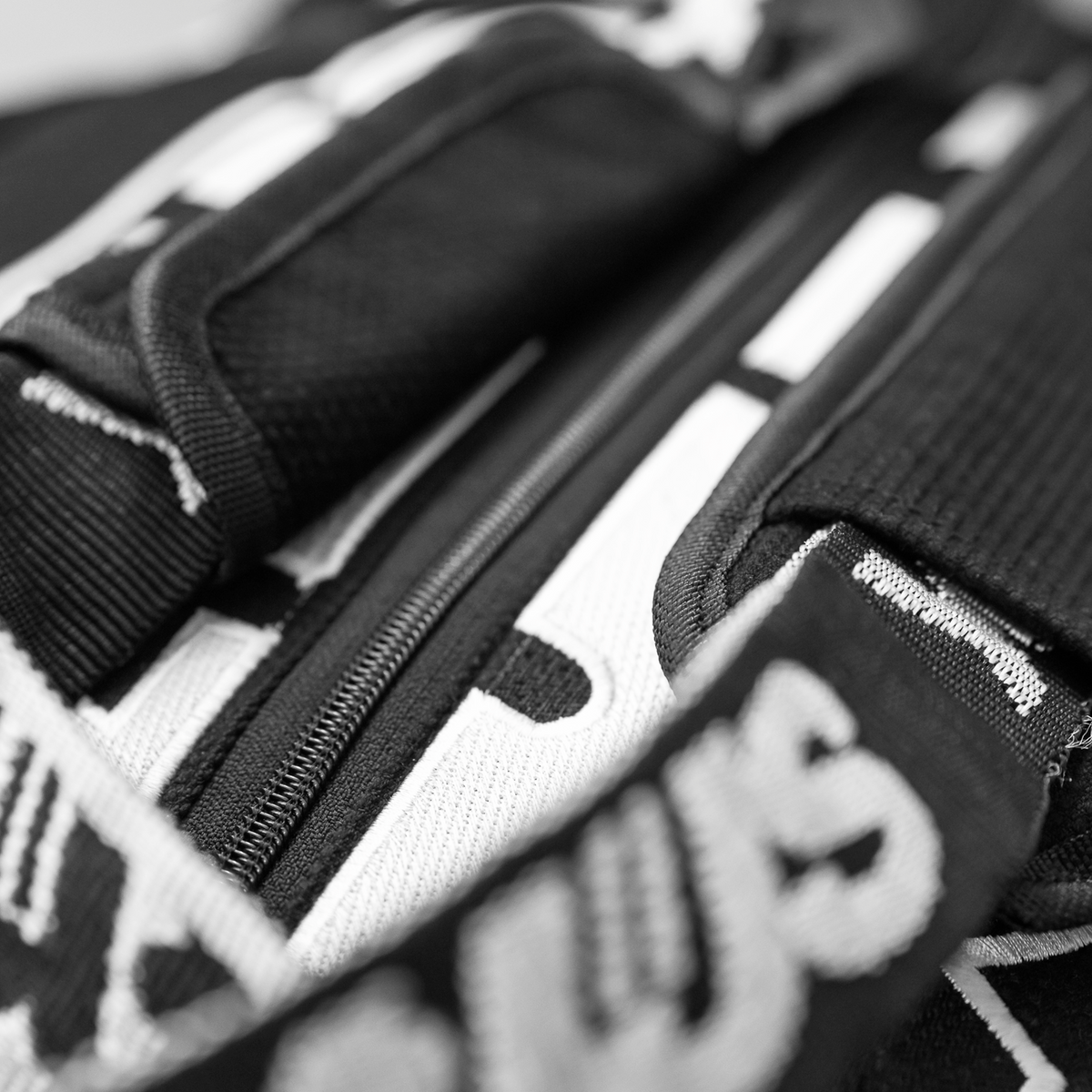 YJJS PW DUFFLE 01 (BLACK)