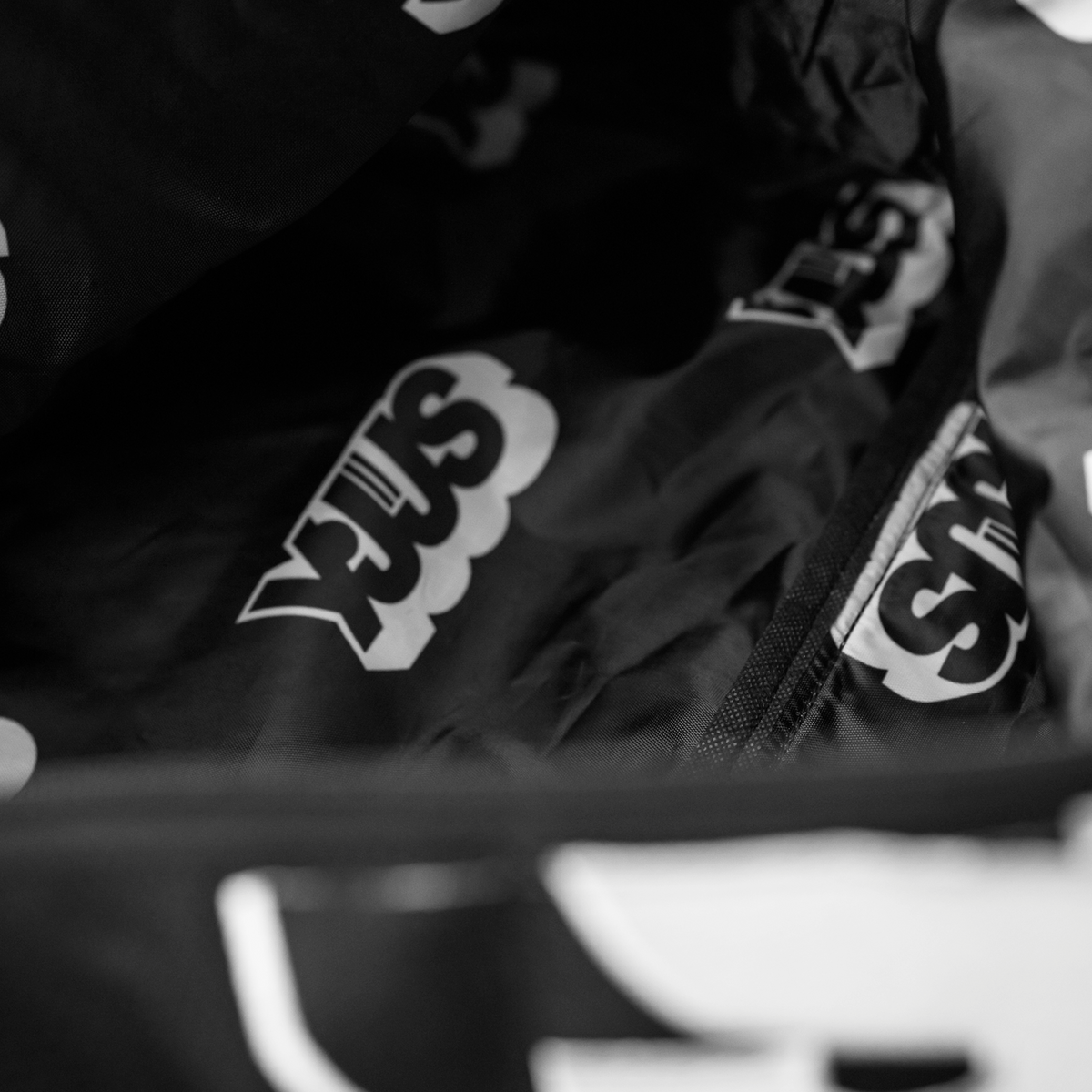 YJJS PW DUFFLE 01 (BLACK)