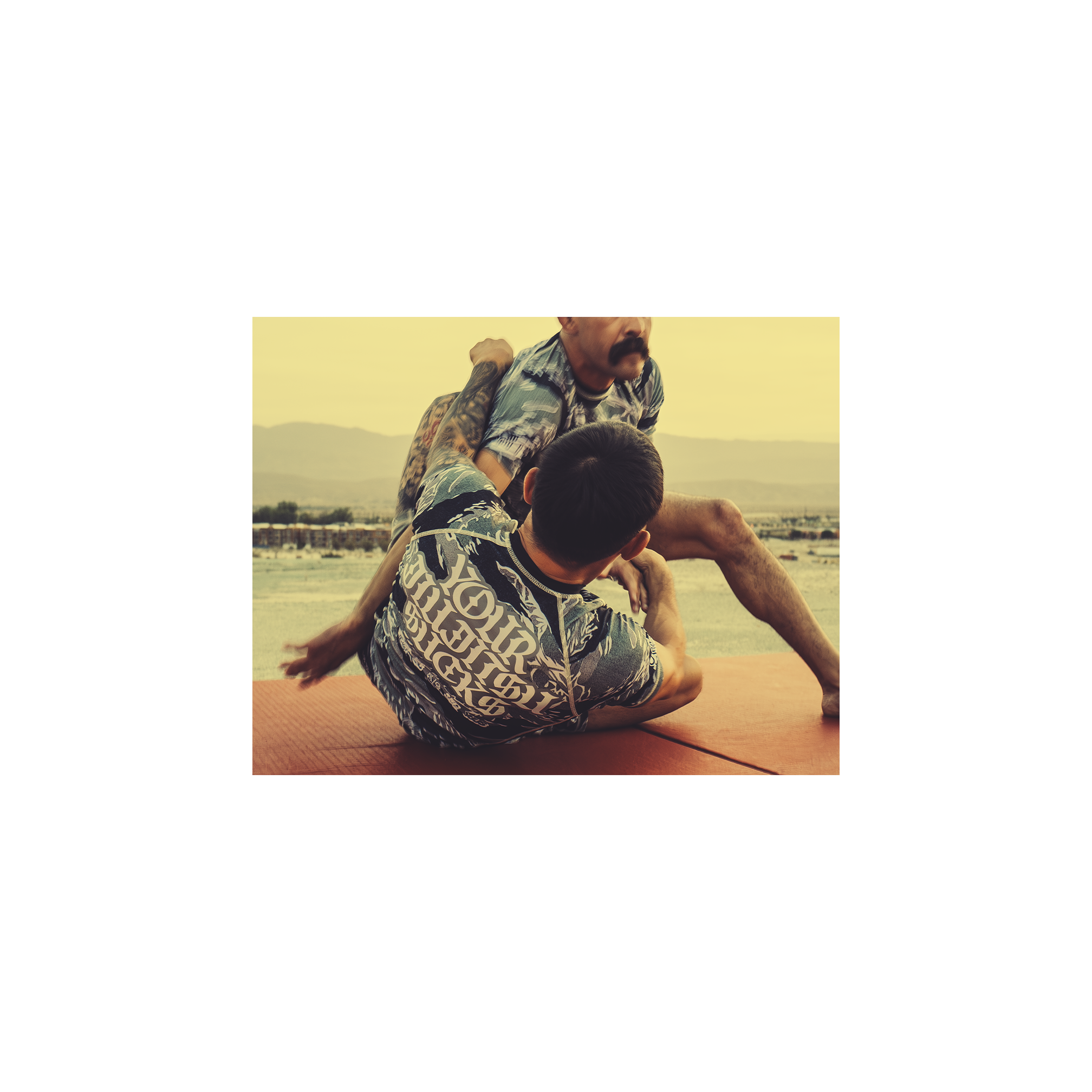YJJS Tigre Woods Rashguard (Camo)