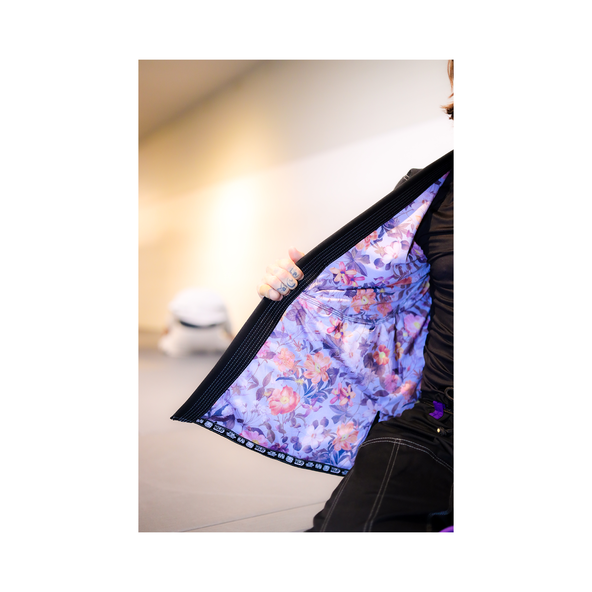 DOGI 035/ Lolas House 550G (Black)