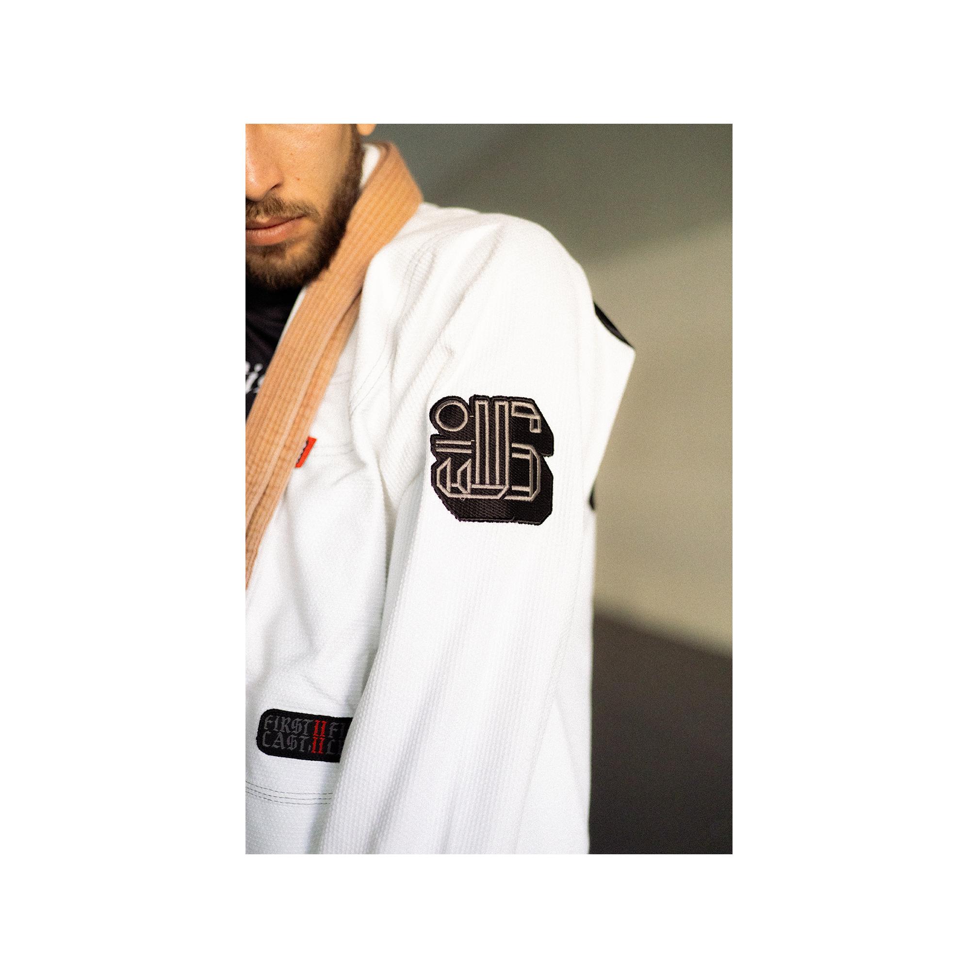 DOGI 034/ Monotones 450G Youth (Newspaper)